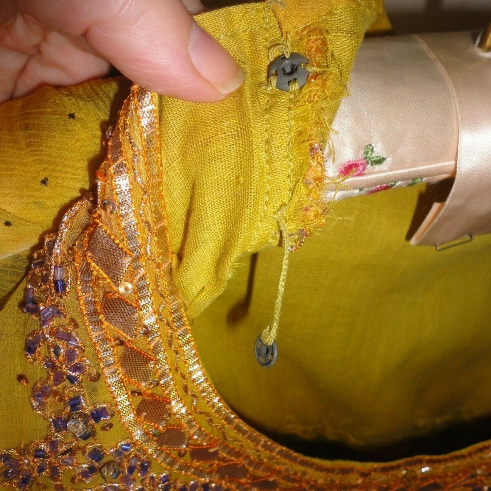Beaded Dress Smaller size shorter sleeves silk? - Picture 5 of 8